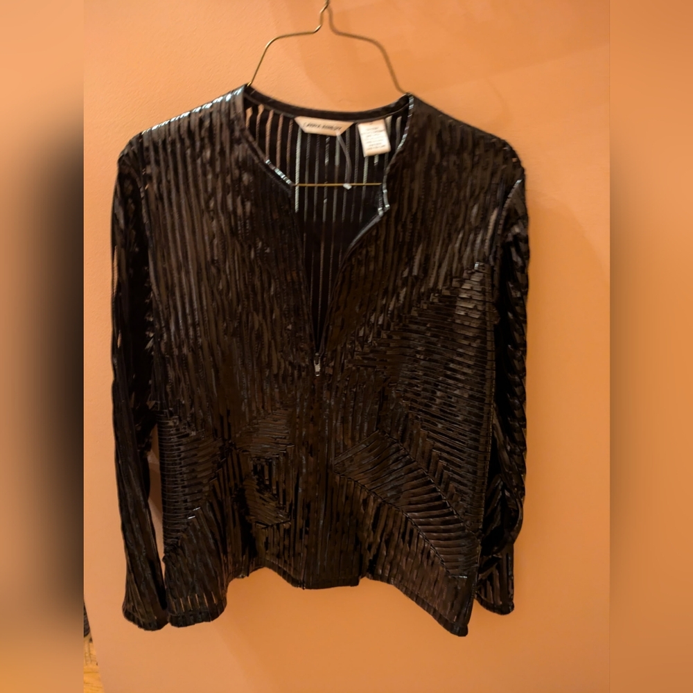 Brand New Laura Ashley Flame' Shirt/Jacket with zipper dron